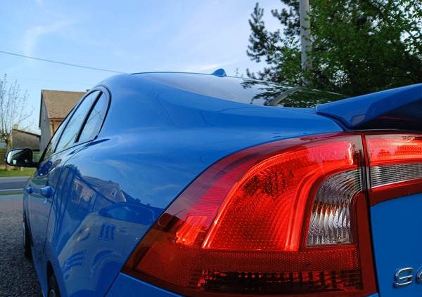Volvo S60 cena 119000 przebieg: 132000, rok produkcji 2017 z Zawiercie małe 172